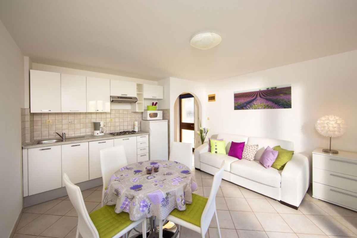 Apartment In Ravni/Istrien 8872 Bagian luar foto